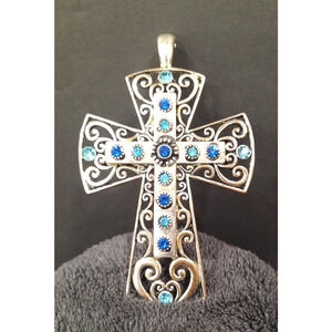 LG Cross Pendant Silvertone w Jewels in Two Blue shades Fiiligree Magnetic Bale